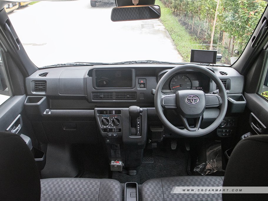 https://i.i-sgcm.com/new_cars/cars/21983/21983_g10