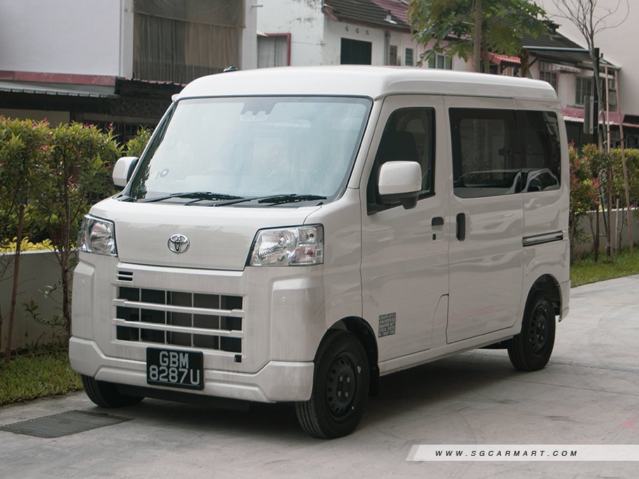 https://i.i-sgcm.com/new_cars/cars/21983/21983_g1