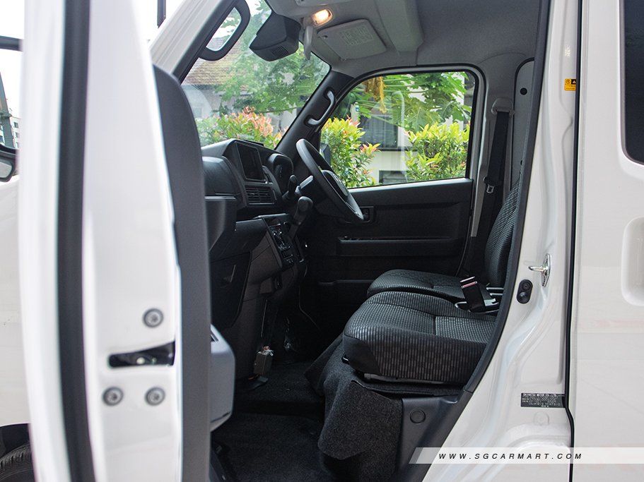 https://i.i-sgcm.com/new_cars/cars/21983/21983_g8