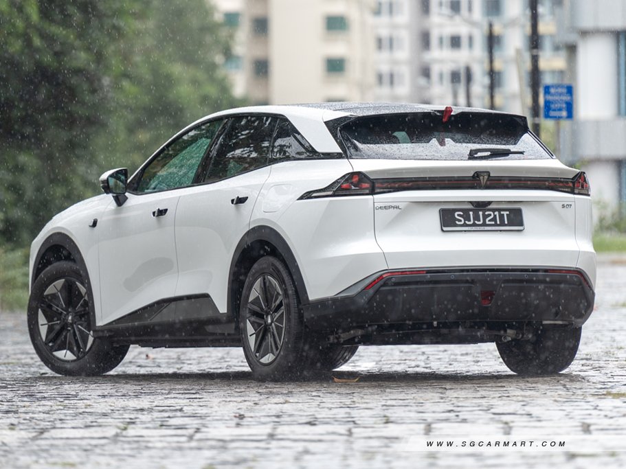 https://i.i-sgcm.com/new_cars/cars/21984/21984_g15