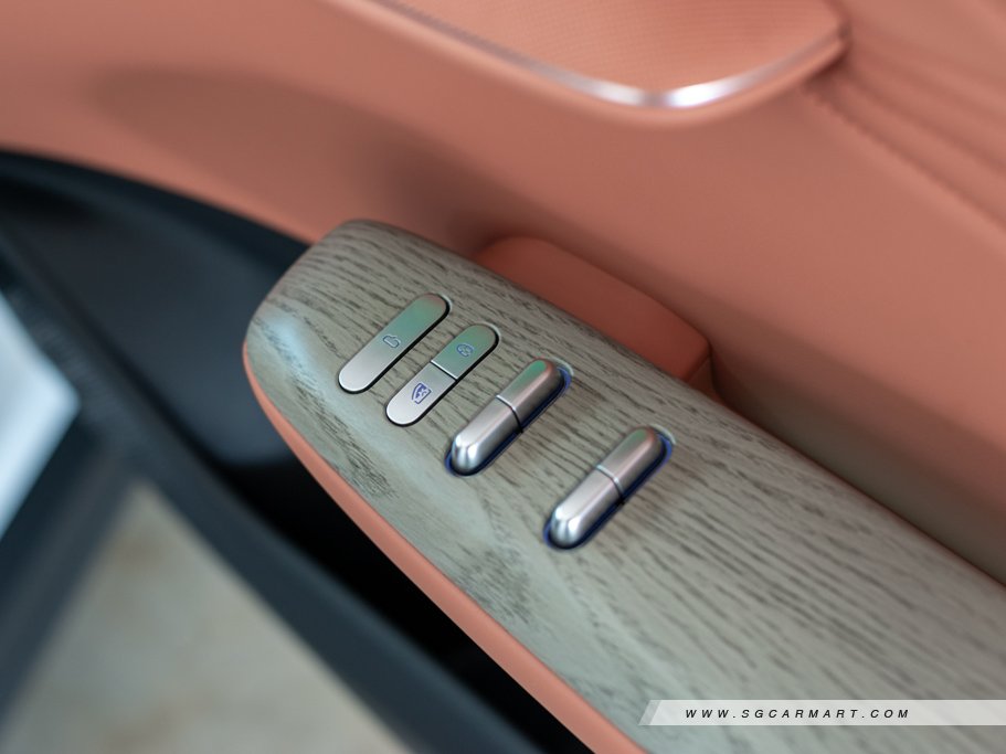 https://i.i-sgcm.com/new_cars/cars/21984/21984_g28