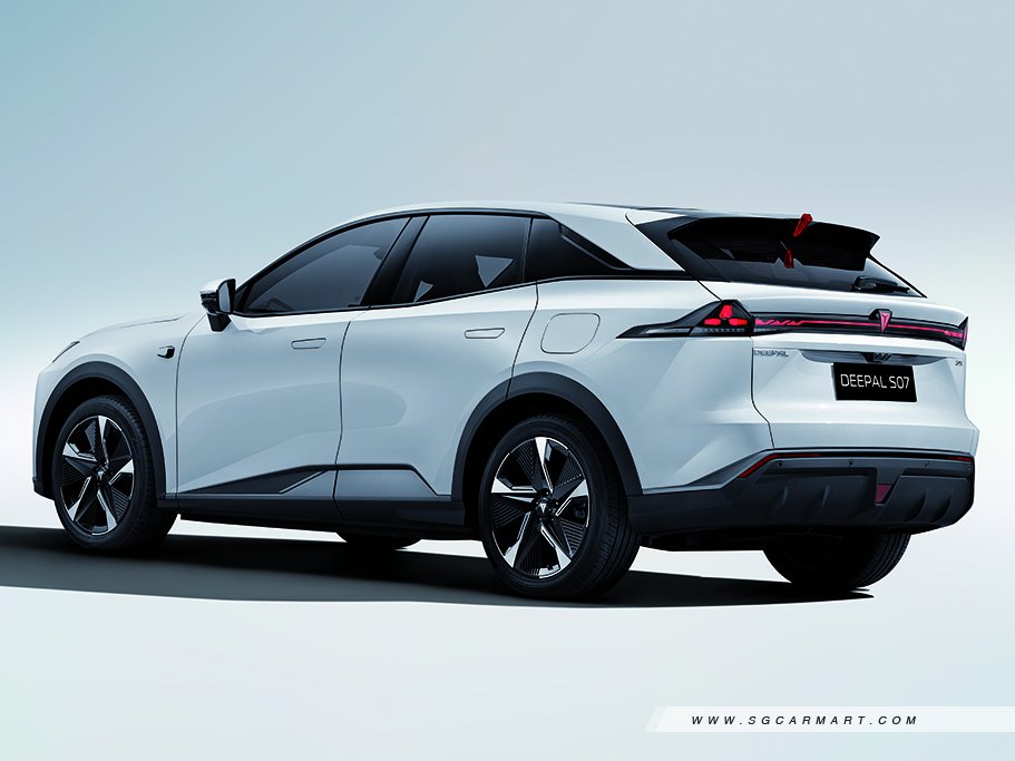 https://i.i-sgcm.com/new_cars/cars/21984/21984_g2
