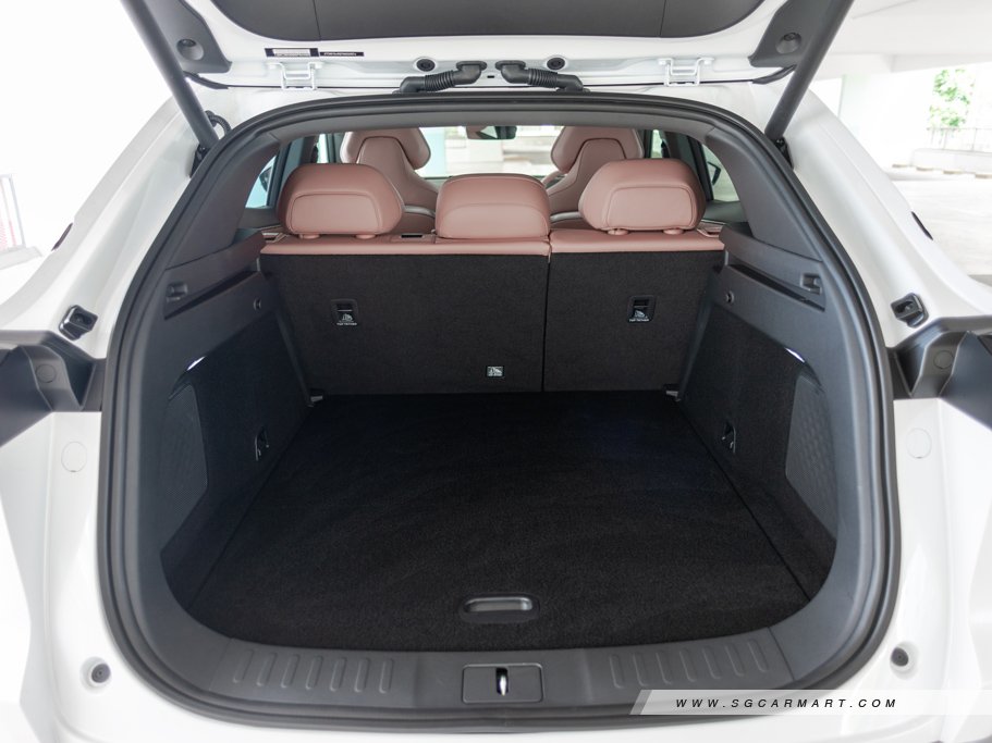 https://i.i-sgcm.com/new_cars/cars/21984/21984_g33