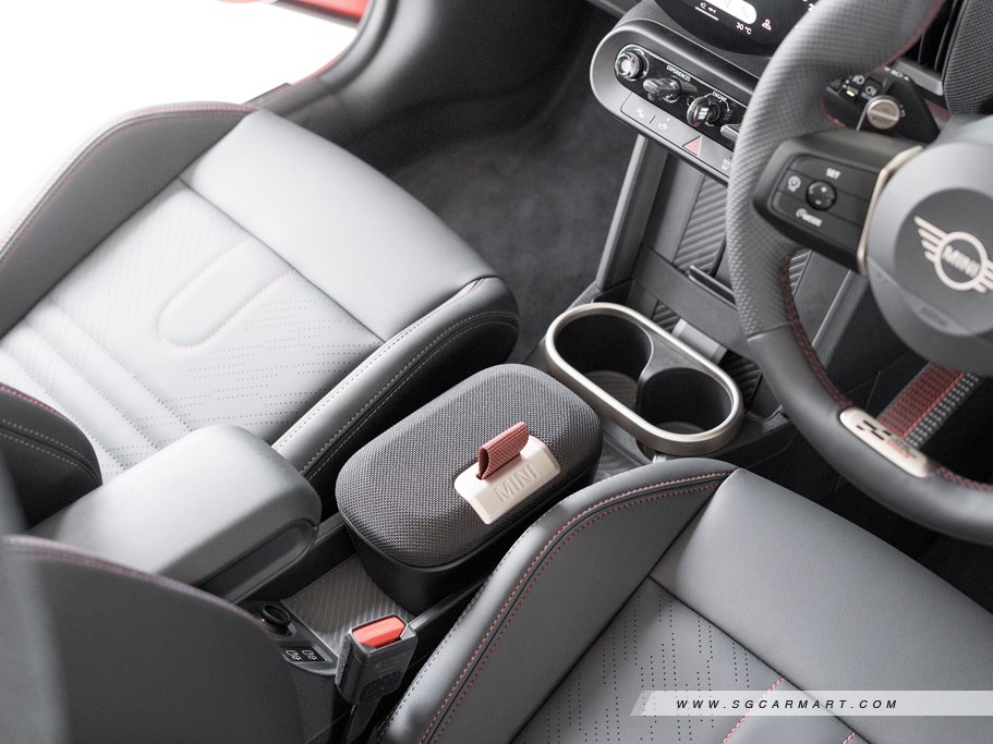 https://i.i-sgcm.com/new_cars/cars/21985/21985_g26