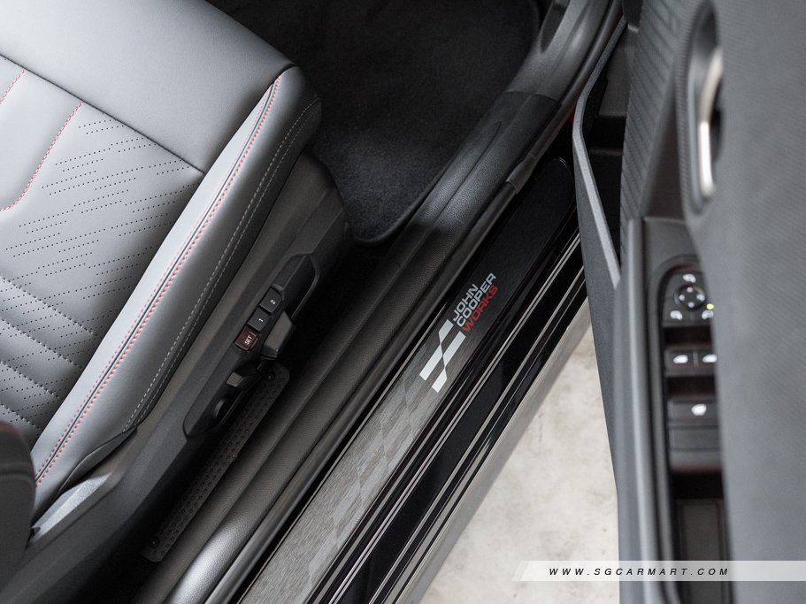 https://i.i-sgcm.com/new_cars/cars/21985/21985_g30