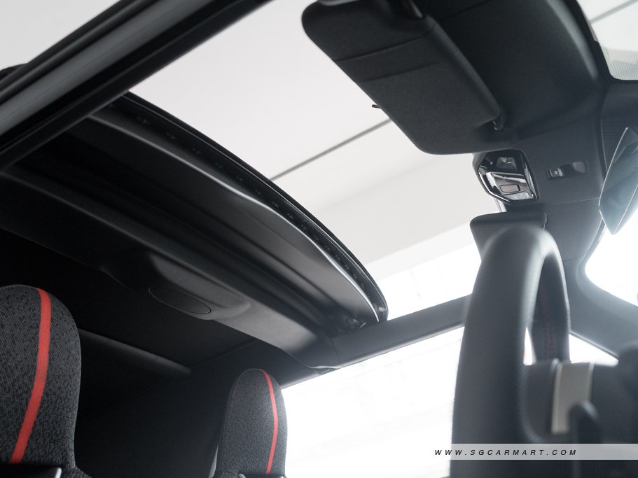 https://i.i-sgcm.com/new_cars/cars/21985/21985_g31