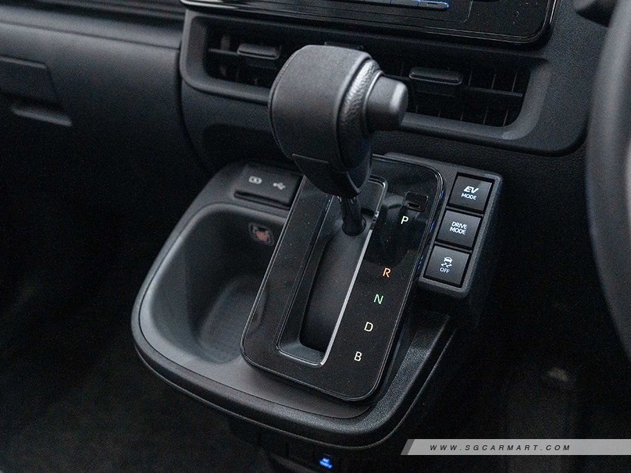 https://i.i-sgcm.com/new_cars/cars/21987/21987_g18