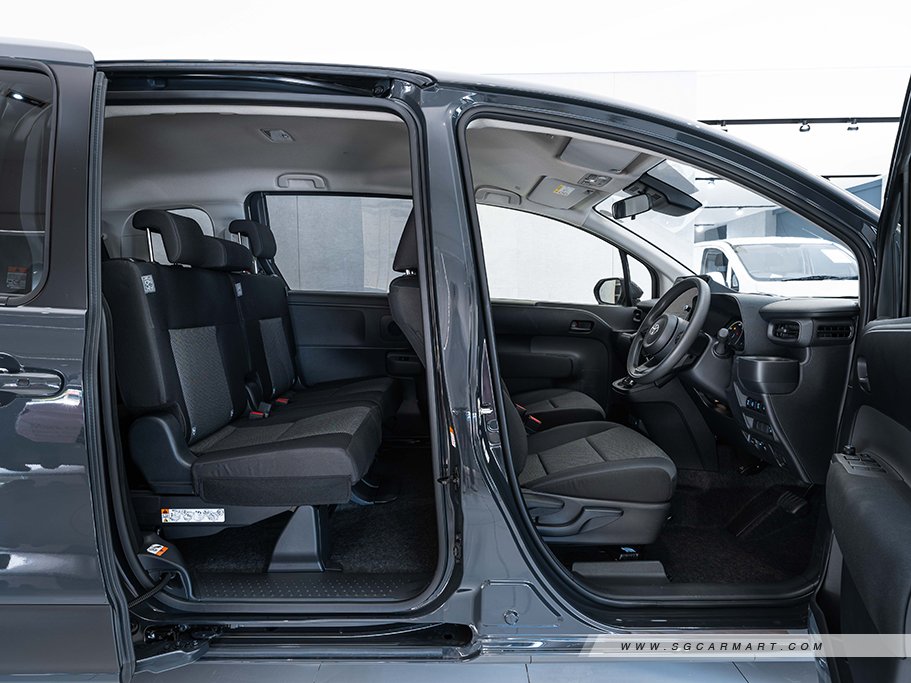 https://i.i-sgcm.com/new_cars/cars/21987/21987_g23