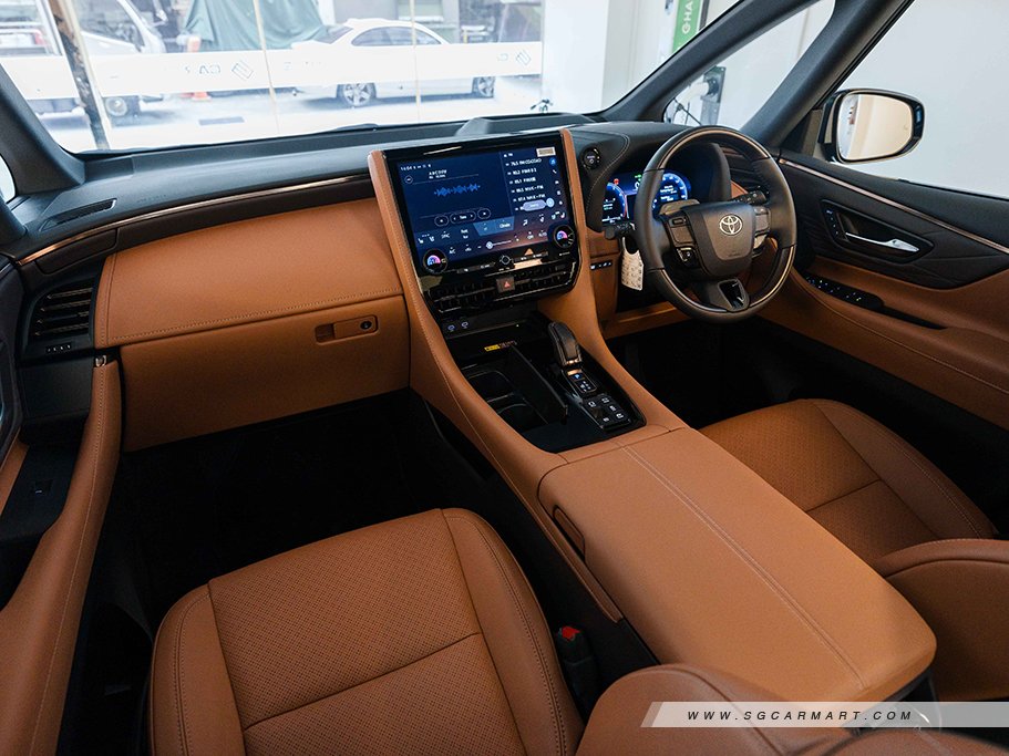 https://i.i-sgcm.com/new_cars/cars/21989/21989_g11
