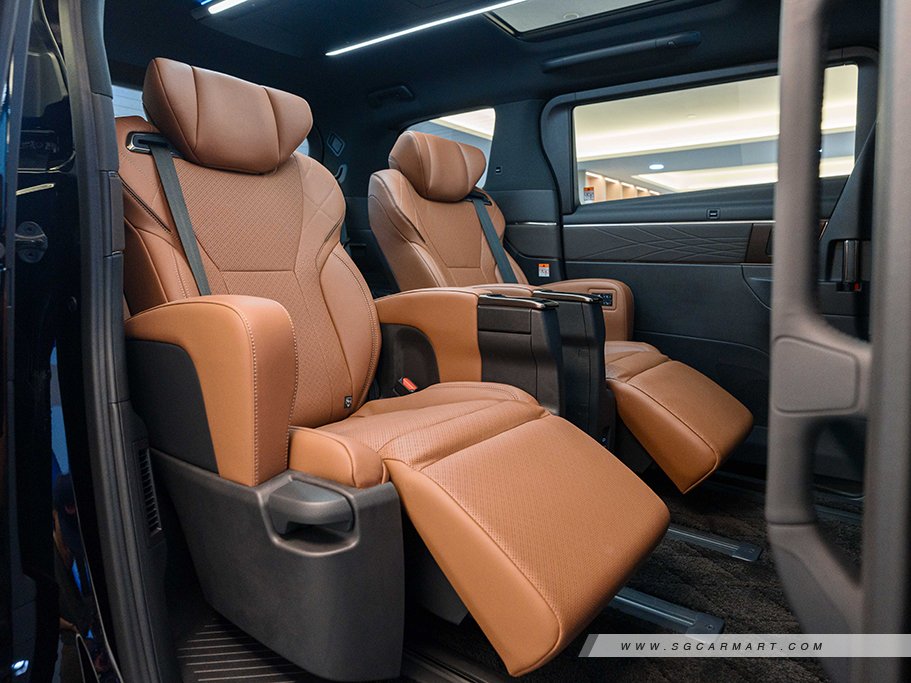 https://i.i-sgcm.com/new_cars/cars/21989/21989_g23