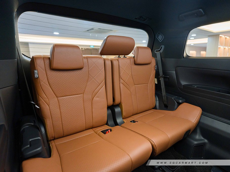 https://i.i-sgcm.com/new_cars/cars/21989/21989_g28