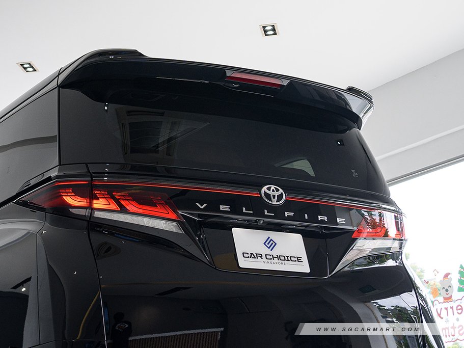 https://i.i-sgcm.com/new_cars/cars/21989/21989_g8