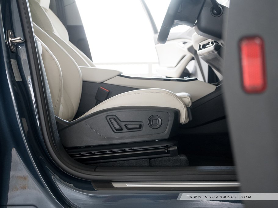 https://i.i-sgcm.com/new_cars/cars/21992/21992_g30