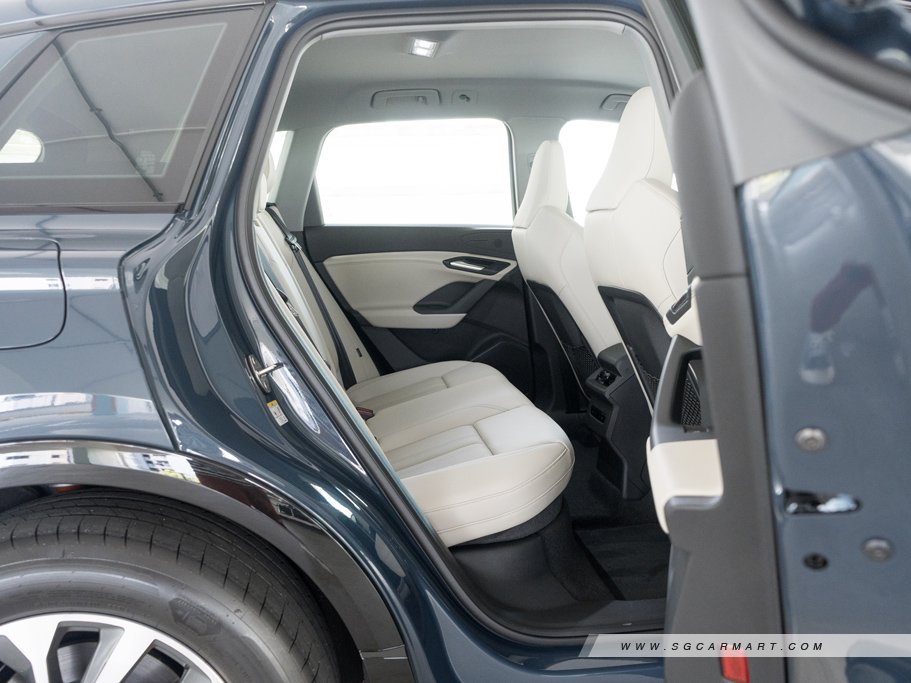 https://i.i-sgcm.com/new_cars/cars/21992/21992_g34
