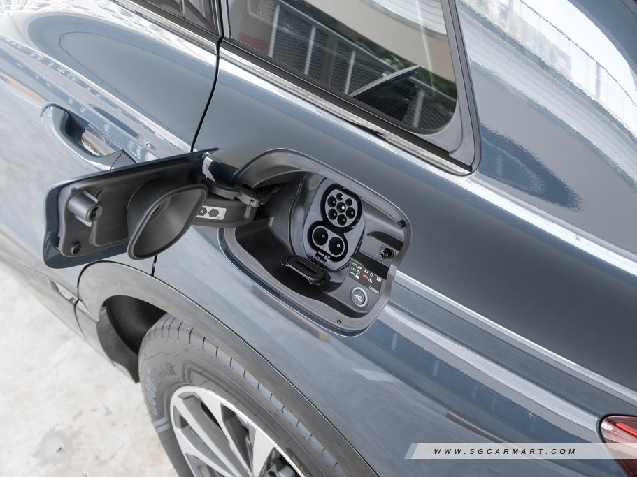 https://i.i-sgcm.com/new_cars/cars/21992/21992_g38