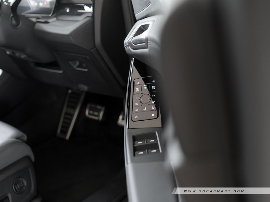 https://i.i-sgcm.com/new_cars/cars/21992/21992_g54