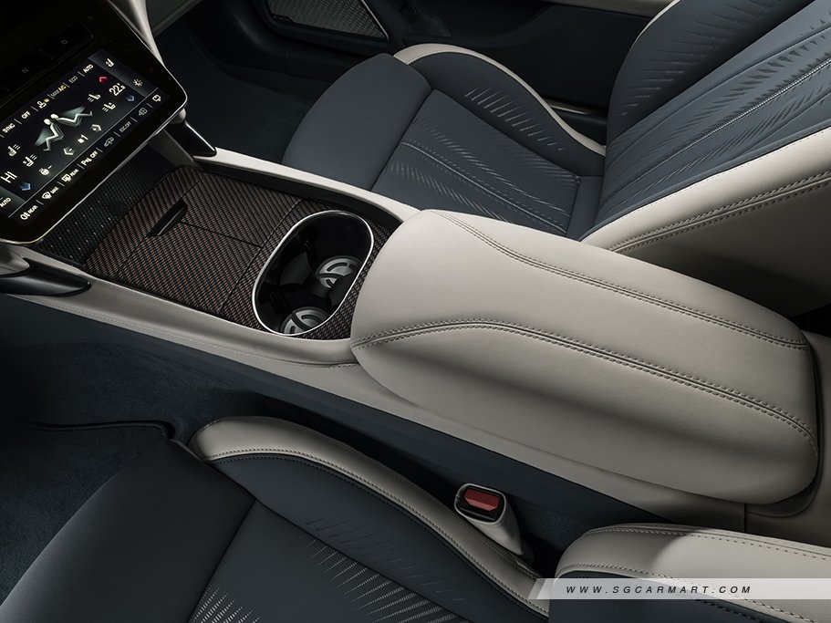 https://i.i-sgcm.com/new_cars/cars/21993/21993_g15
