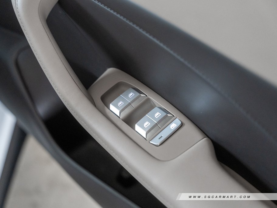 https://i.i-sgcm.com/new_cars/cars/21996/21996_g31