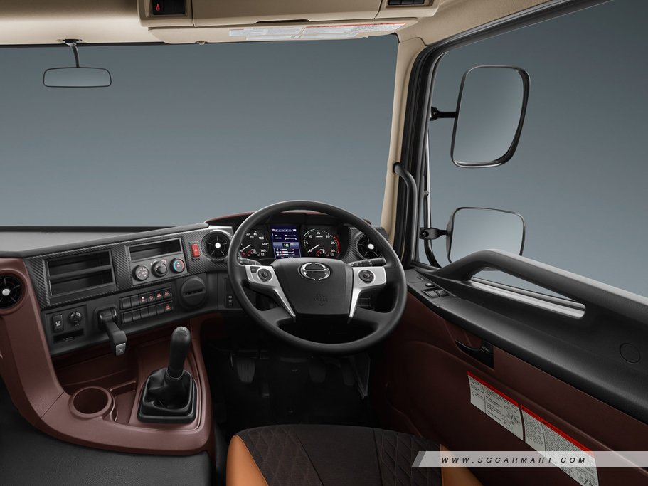 https://i.i-sgcm.com/new_cars/cars/21999/21999_g7