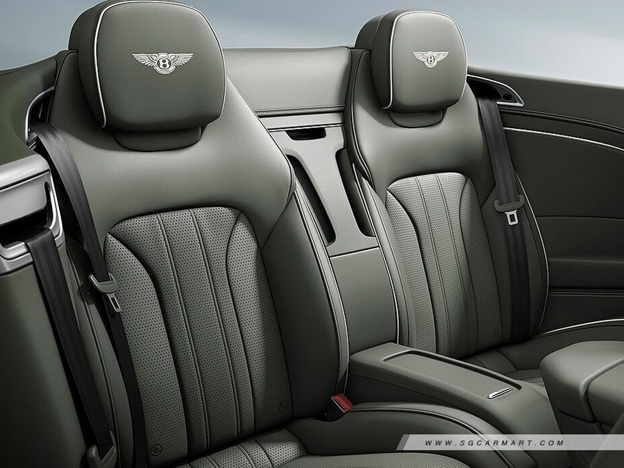 https://i.i-sgcm.com/new_cars/cars/22001/22001_g12