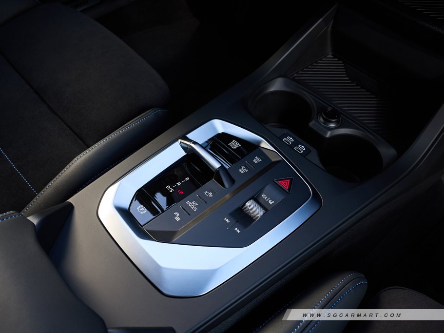 https://i.i-sgcm.com/new_cars/cars/22002/22002_g10