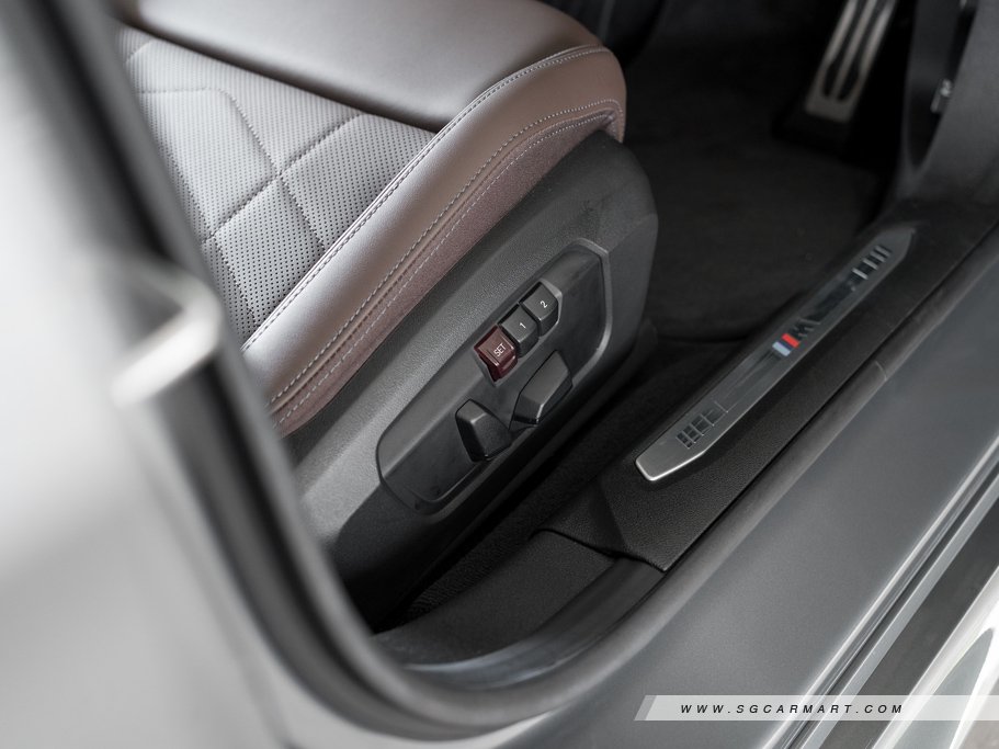 https://i.i-sgcm.com/new_cars/cars/22002/22002_g31