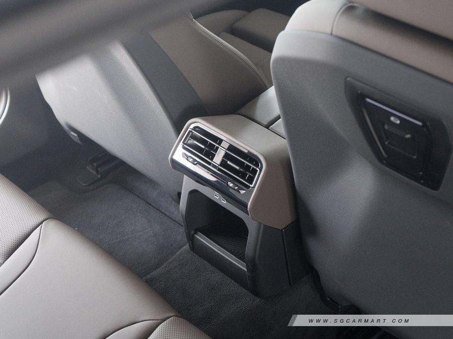 https://i.i-sgcm.com/new_cars/cars/22003/22003_g30