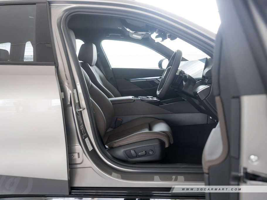 https://i.i-sgcm.com/new_cars/cars/22003/22003_g31