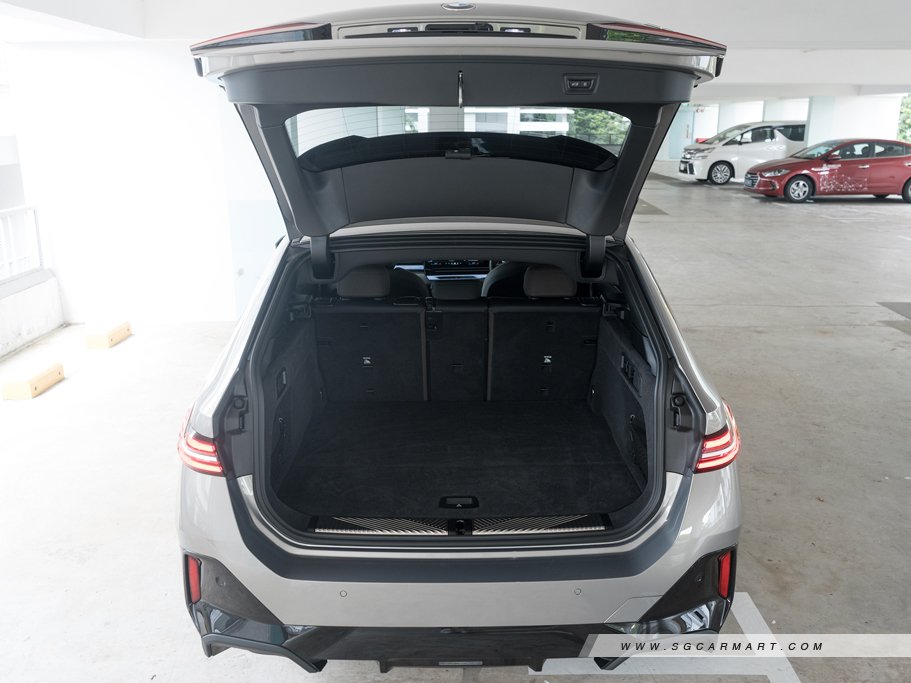 https://i.i-sgcm.com/new_cars/cars/22003/22003_g33