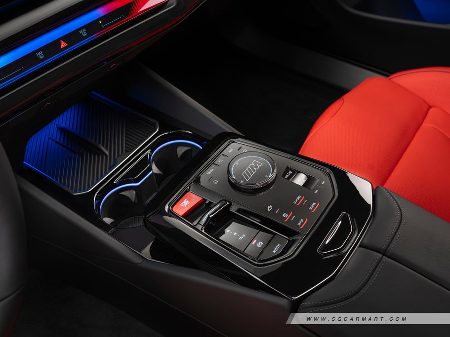 https://i.i-sgcm.com/new_cars/cars/22004/22004_g26