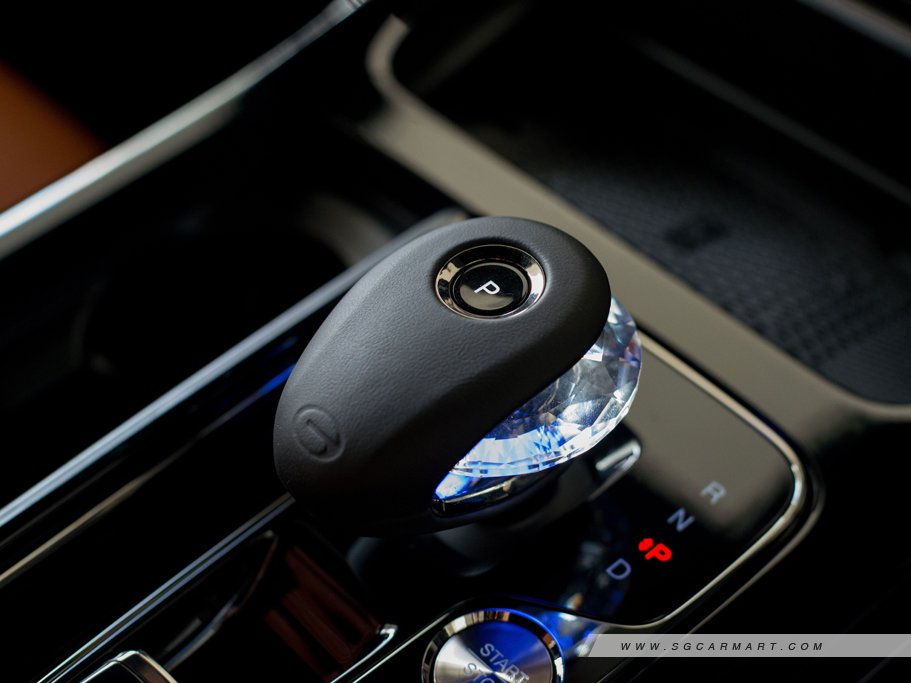 https://i.i-sgcm.com/new_cars/cars/22005/22005_g27