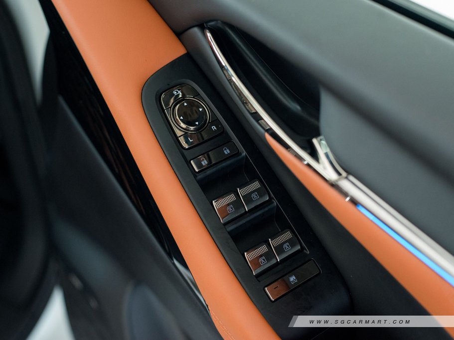 https://i.i-sgcm.com/new_cars/cars/22005/22005_g31