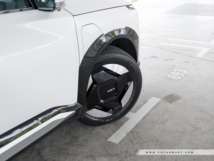 https://i.i-sgcm.com/new_cars/cars/22011/22011_g21