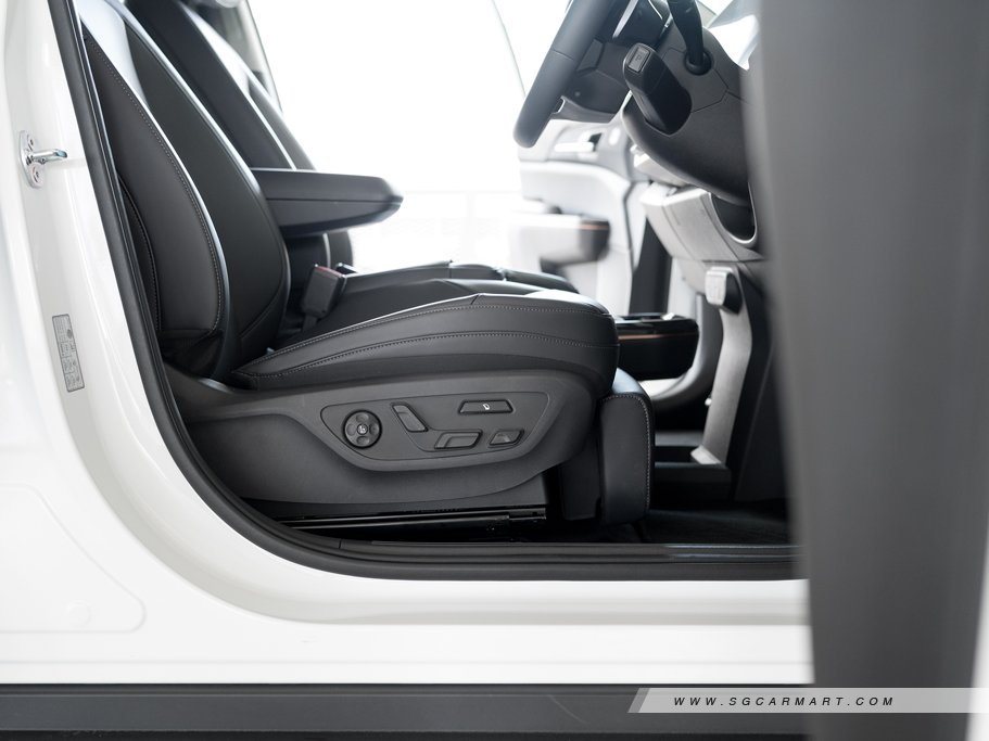 https://i.i-sgcm.com/new_cars/cars/22011/22011_g33