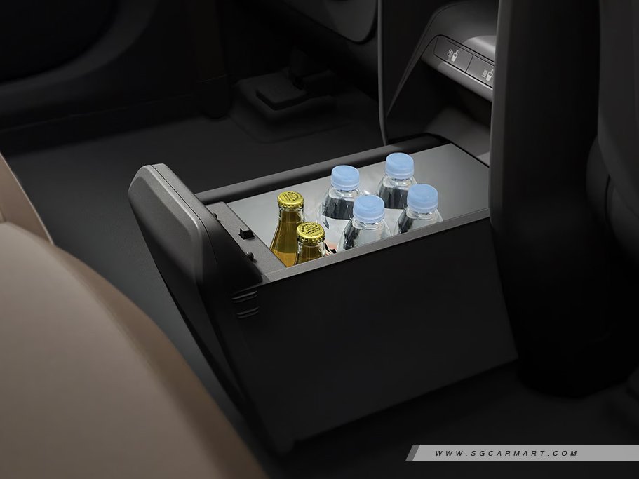 https://i.i-sgcm.com/new_cars/cars/22011/22011_g9