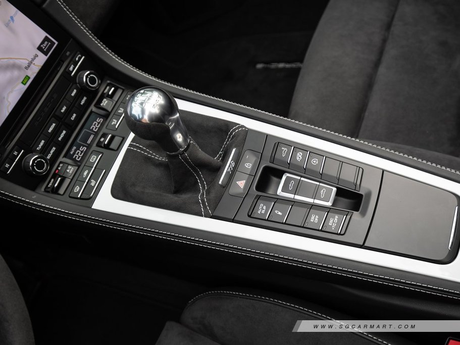 https://i.i-sgcm.com/new_cars/cars/22012/22012_g11
