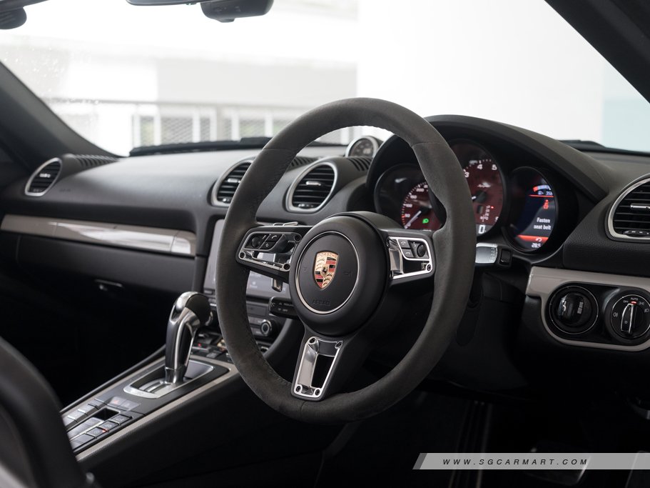 https://i.i-sgcm.com/new_cars/cars/22012/22012_g21