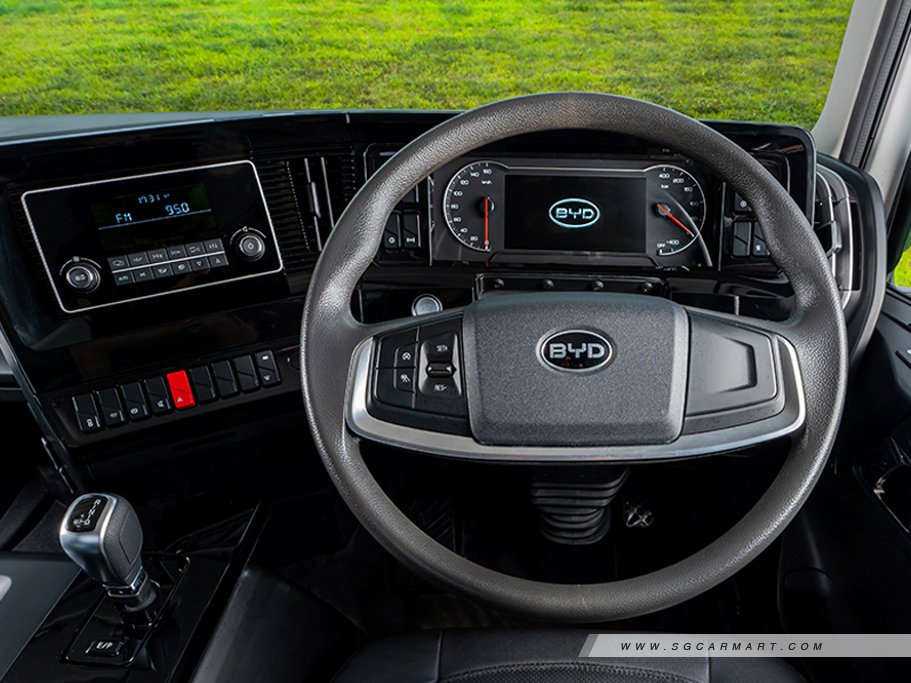 https://i.i-sgcm.com/new_cars/cars/22014/22014_g10