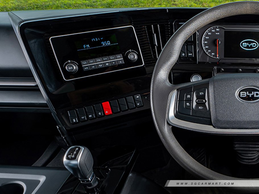 https://i.i-sgcm.com/new_cars/cars/22014/22014_g11