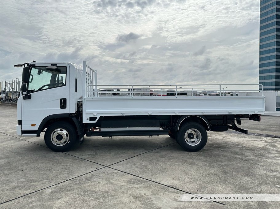 https://i.i-sgcm.com/new_cars/cars/22021/22021_g4