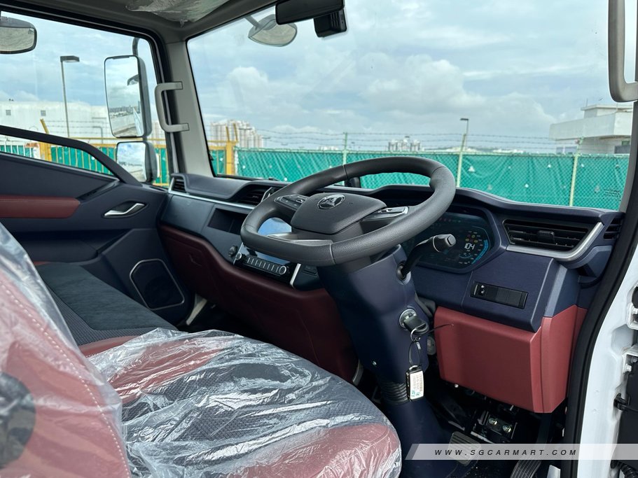 https://i.i-sgcm.com/new_cars/cars/22021/22021_g8