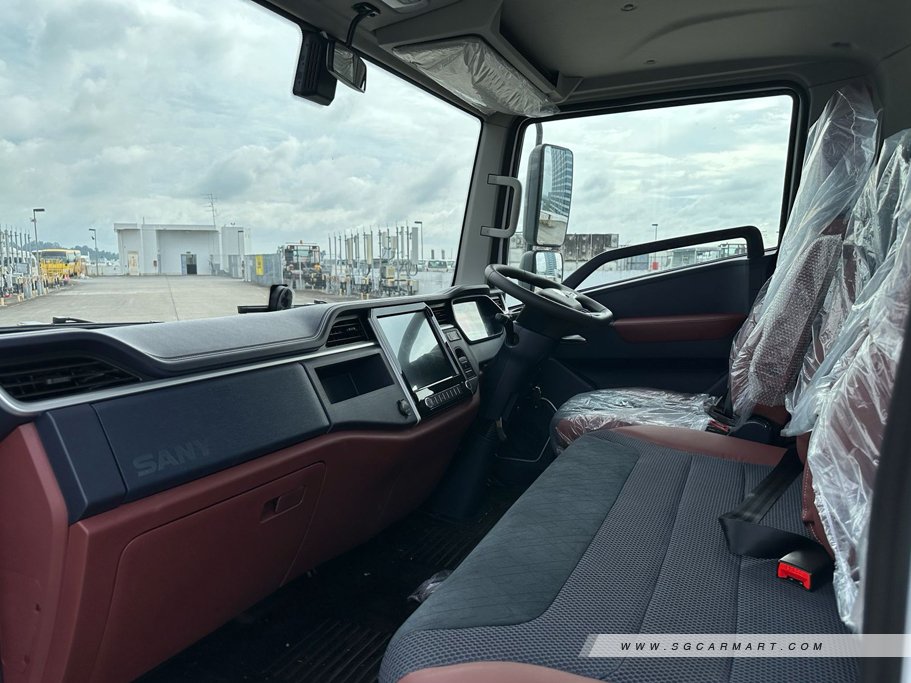 https://i.i-sgcm.com/new_cars/cars/22021/22021_g9