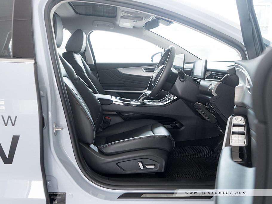 https://i.i-sgcm.com/new_cars/cars/22022/22022_g31