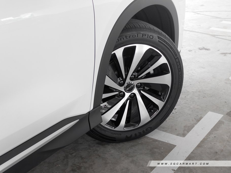https://i.i-sgcm.com/new_cars/cars/22025/22025_g28