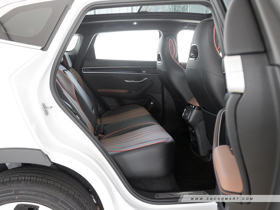 https://i.i-sgcm.com/new_cars/cars/22025/22025_g44