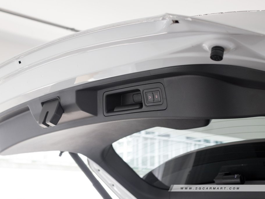 https://i.i-sgcm.com/new_cars/cars/22025/22025_g46