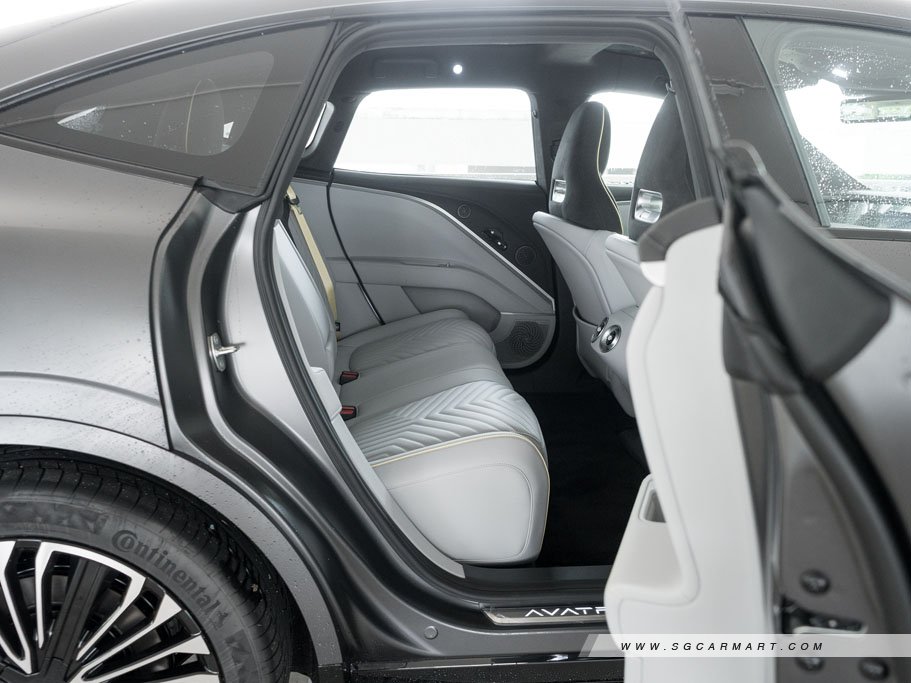 https://i.i-sgcm.com/new_cars/cars/22026/22026_g34