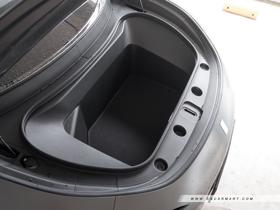 https://i.i-sgcm.com/new_cars/cars/22026/22026_g37
