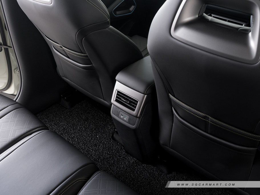https://i.i-sgcm.com/new_cars/cars/22027/22027_g32