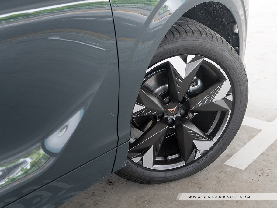 https://i.i-sgcm.com/new_cars/cars/22031/22031_g24